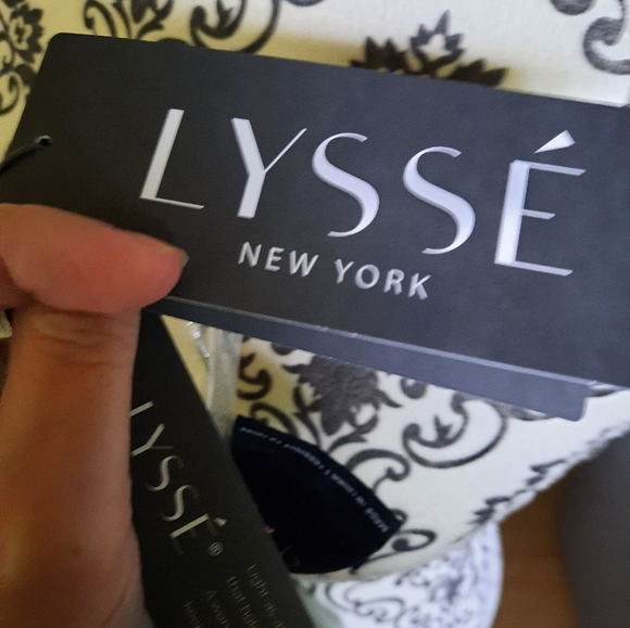 Lysse NWT Blouse - Picture 8 of 9